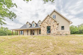 198 Woodlands Lane, Chico, TX 76431
