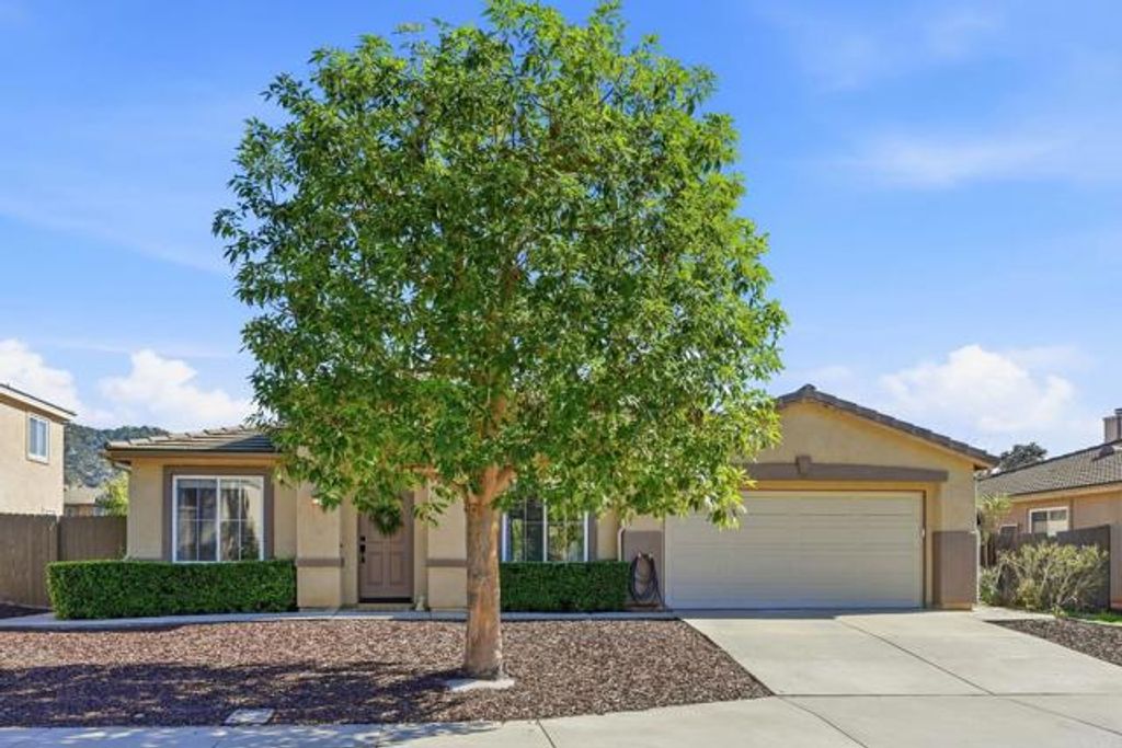 618 Jacks Creek Road, Escondido, CA 92027