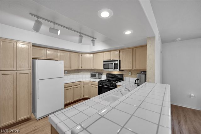 7950 West Flamingo Road 1024, Las Vegas, NV 89147