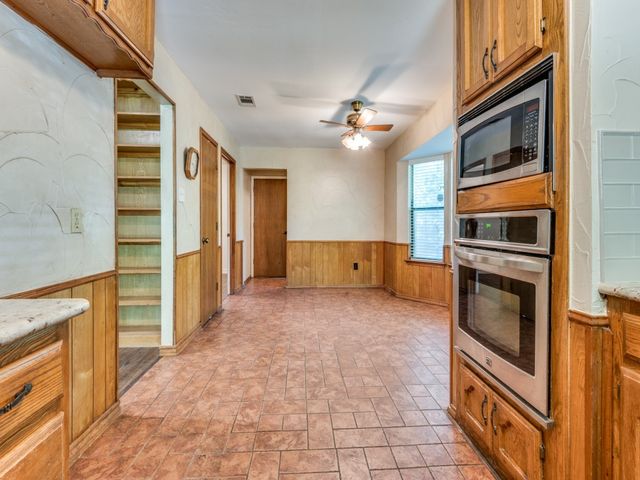 4411 Willow Bend Drive, Arlington, TX 76017