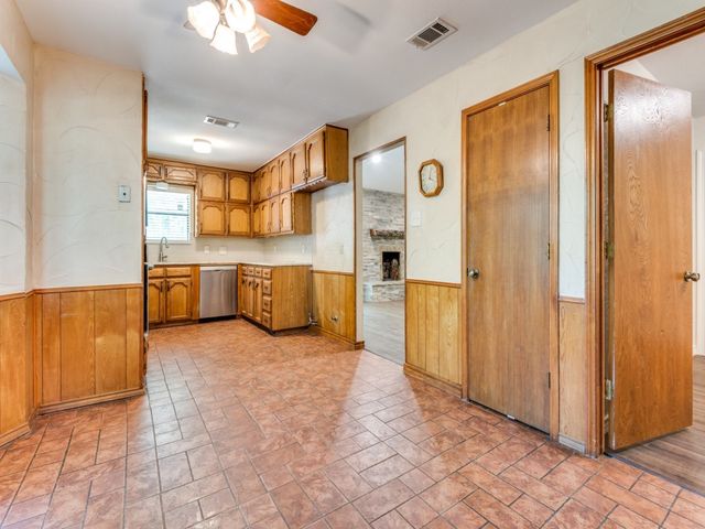 4411 Willow Bend Drive, Arlington, TX 76017