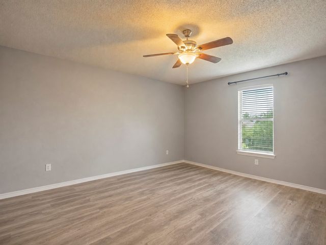 1036 Summit Drive, Justin, TX 76247