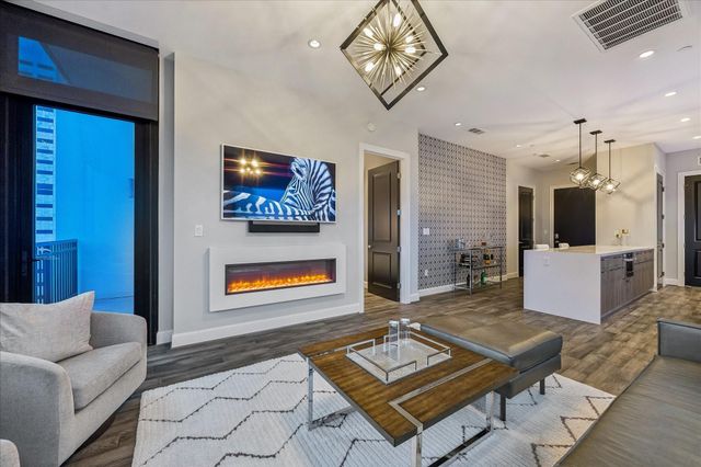 1211 Caroline Street 1304, Houston, TX 77002