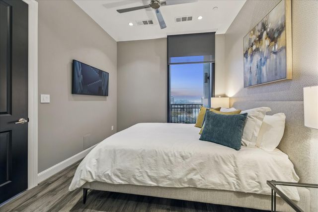 1211 Caroline Street 1304, Houston, TX 77002