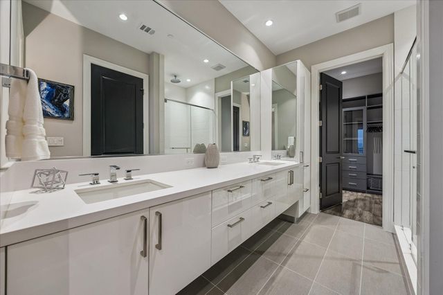 1211 Caroline Street 1304, Houston, TX 77002