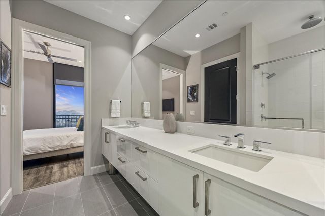 1211 Caroline Street 1304, Houston, TX 77002