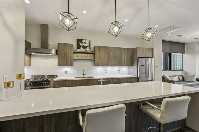 1211 Caroline Street 1304, Houston, TX 77002