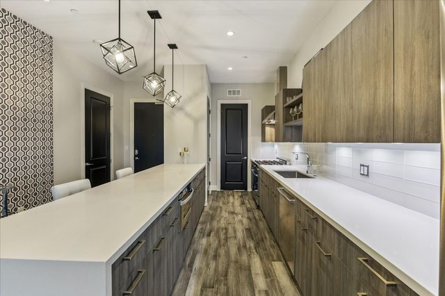 1211 Caroline Street 1304, Houston, TX 77002