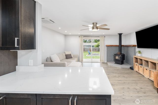 31 Summit View Pl, Port Angeles, WA 98362