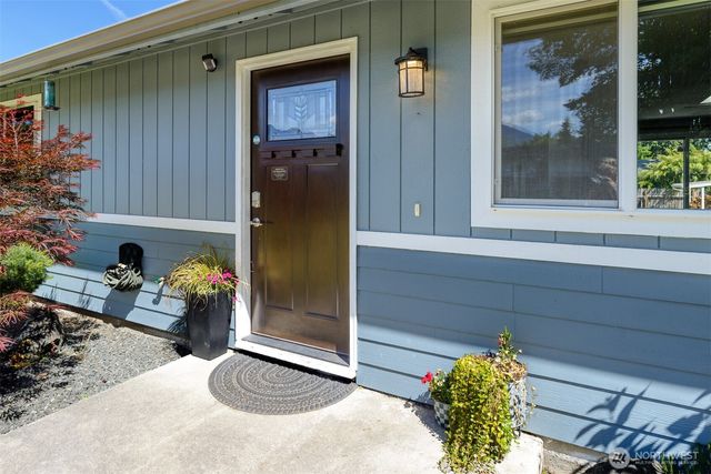 31 Summit View Pl, Port Angeles, WA 98362