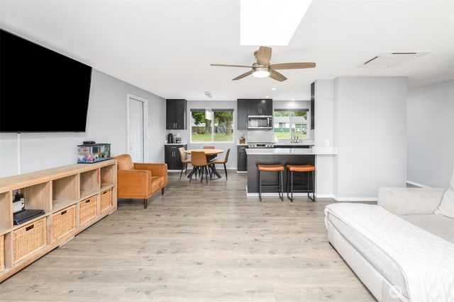 31 Summit View Pl, Port Angeles, WA 98362