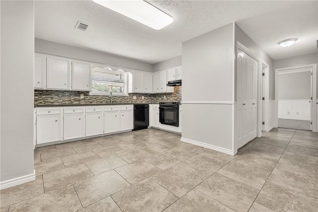 1612 Luza Street, Bryan, TX 77802
