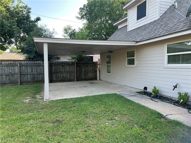 1612 Luza Street, Bryan, TX 77802