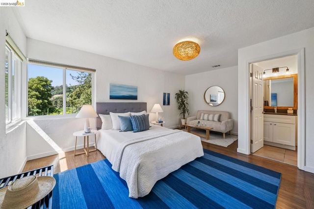 7406 Circle Hill DR, Oakland, CA 94605