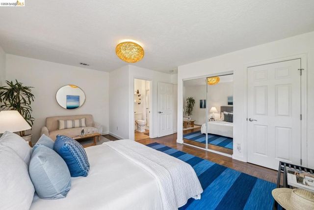 7406 Circle Hill DR, Oakland, CA 94605