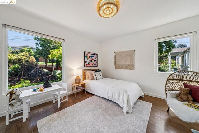 7406 Circle Hill DR, Oakland, CA 94605