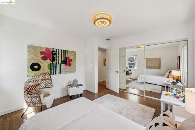 7406 Circle Hill DR, Oakland, CA 94605