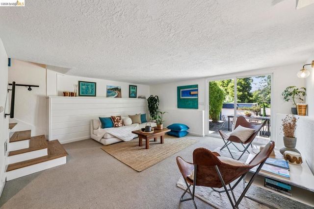 7406 Circle Hill DR, Oakland, CA 94605