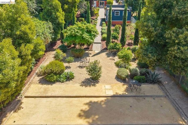 7406 Circle Hill DR, Oakland, CA 94605