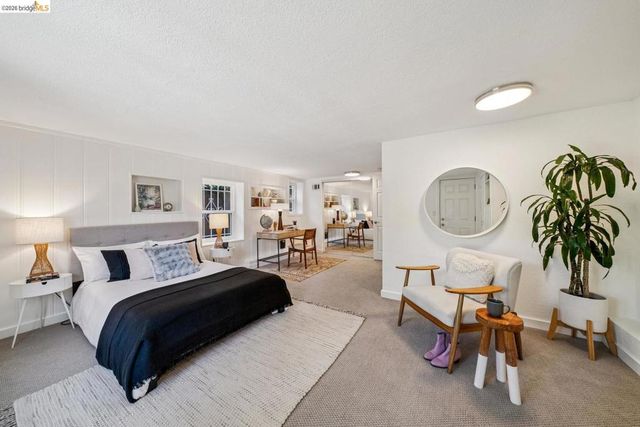 7406 Circle Hill DR, Oakland, CA 94605