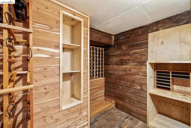 7406 Circle Hill DR, Oakland, CA 94605