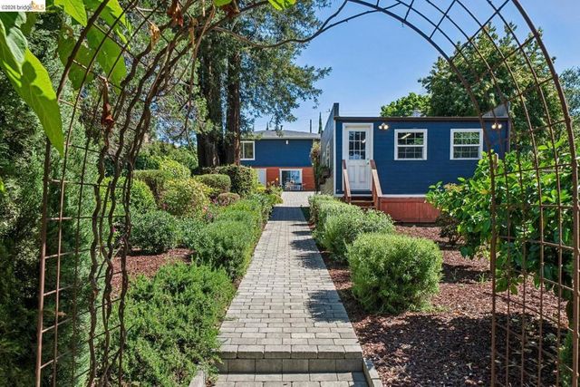 7406 Circle Hill DR, Oakland, CA 94605