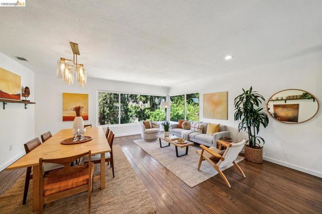 7406 Circle Hill DR, Oakland, CA 94605