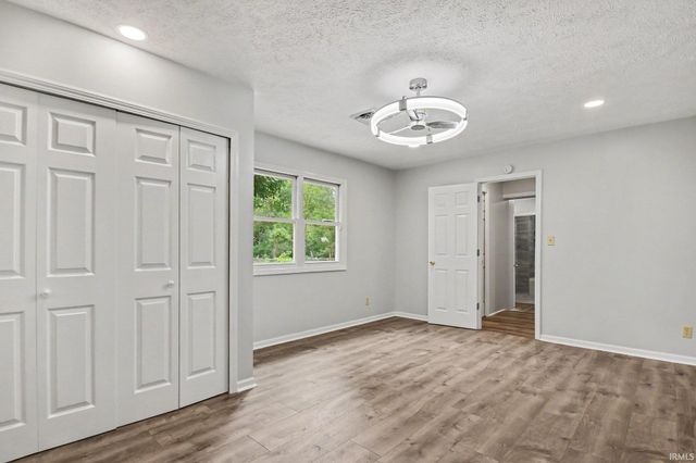 52776 Shellbark Avenue, South Bend, IN 46628
