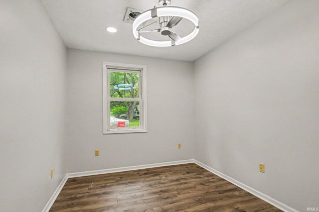 52776 Shellbark Avenue, South Bend, IN 46628