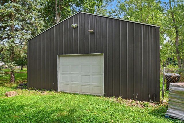 52776 Shellbark Avenue, South Bend, IN 46628