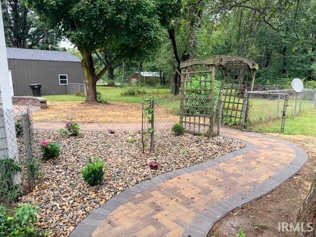 52776 Shellbark Avenue, South Bend, IN 46628