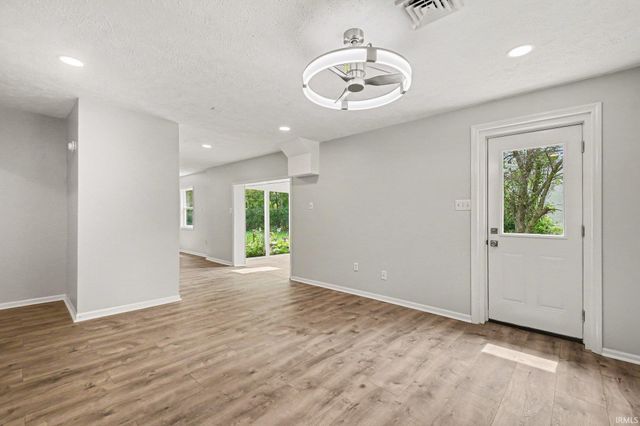 52776 Shellbark Avenue, South Bend, IN 46628