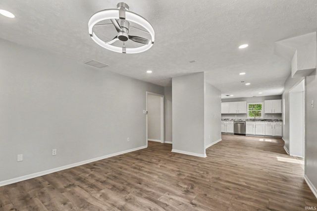 52776 Shellbark Avenue, South Bend, IN 46628