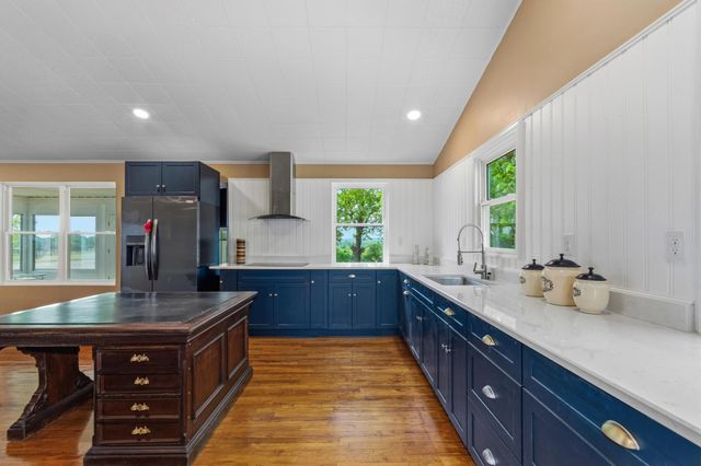 1300 State Route 1901, Marion, KY 42064