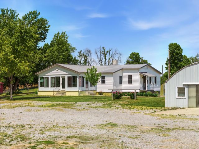 1300 State Route 1901, Marion, KY 42064