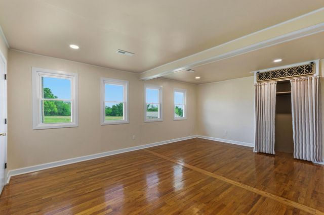 1300 State Route 1901, Marion, KY 42064