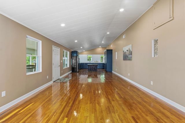 1300 State Route 1901, Marion, KY 42064