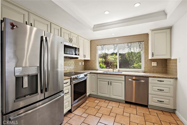 16 Wadsworth, Irvine, CA 92620