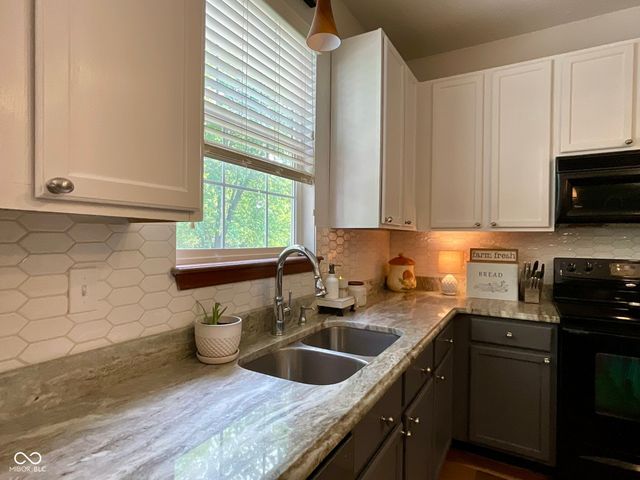 3310 Suffolk Court, Greenwood, IN 46143