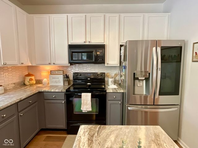 3310 Suffolk Court, Greenwood, IN 46143