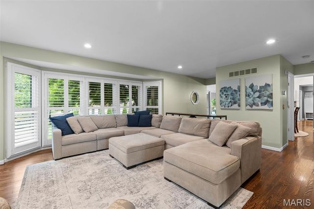 15668 Coventry Farm Drive, Chesterfield, MO 63017