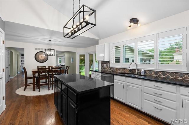 15668 Coventry Farm Drive, Chesterfield, MO 63017