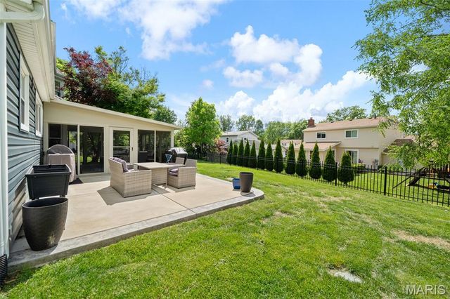 15668 Coventry Farm Drive, Chesterfield, MO 63017