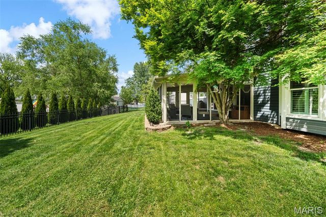 15668 Coventry Farm Drive, Chesterfield, MO 63017