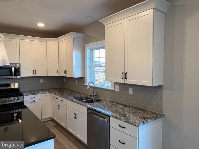 227 RANDOLPH DR, Elizabethtown, PA 17022