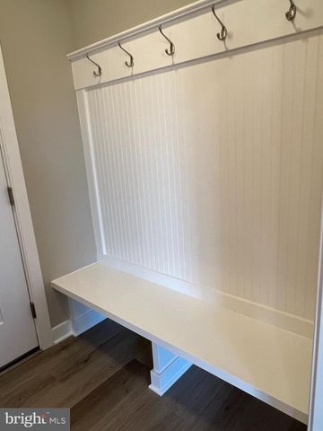 227 RANDOLPH DR, Elizabethtown, PA 17022