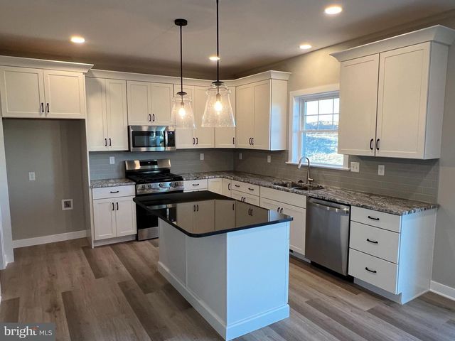 227 RANDOLPH DR, Elizabethtown, PA 17022