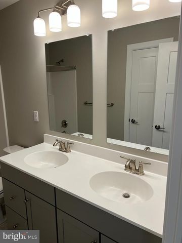 227 RANDOLPH DR, Elizabethtown, PA 17022