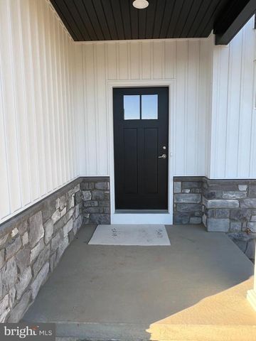 227 RANDOLPH DR, Elizabethtown, PA 17022