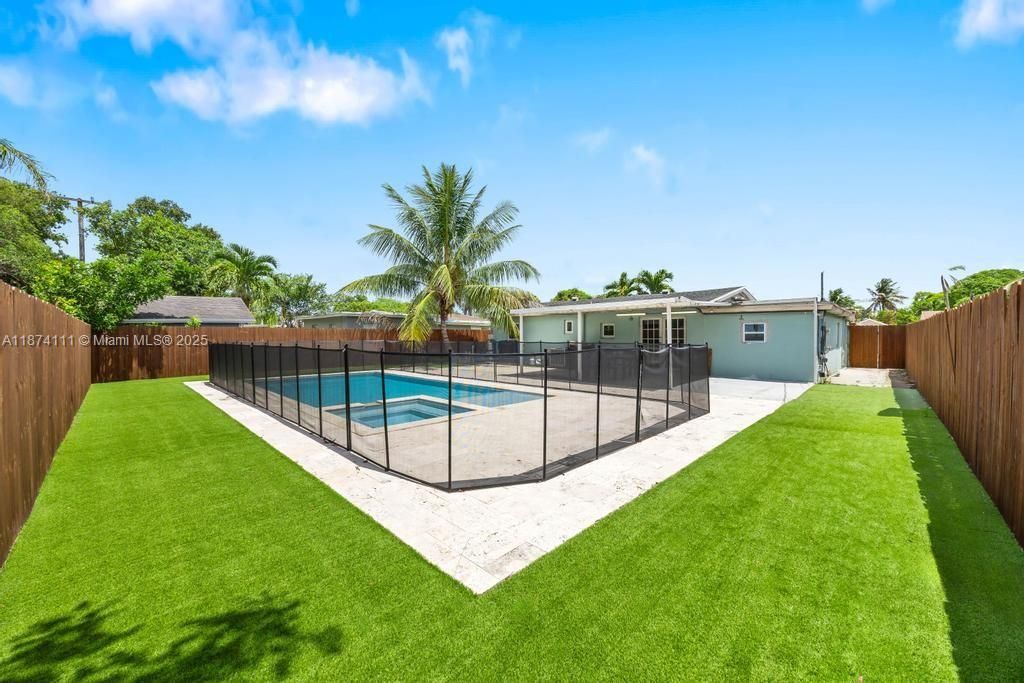 4313 SW 50th St, Dania Beach, FL 33314